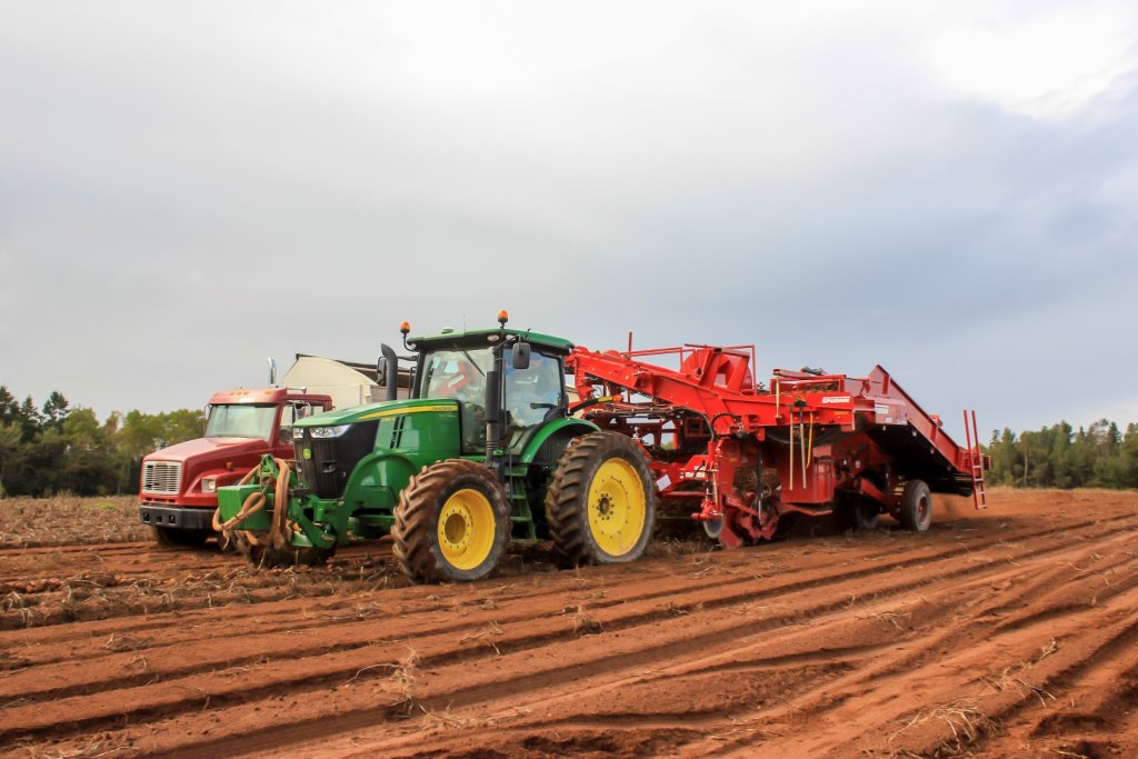SPUDNIK 6630 Harvester (2)