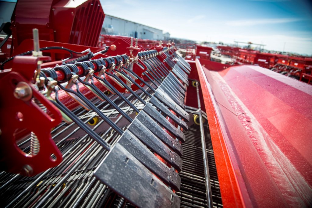 SPUDNIK 6630 Harvester Details (21)