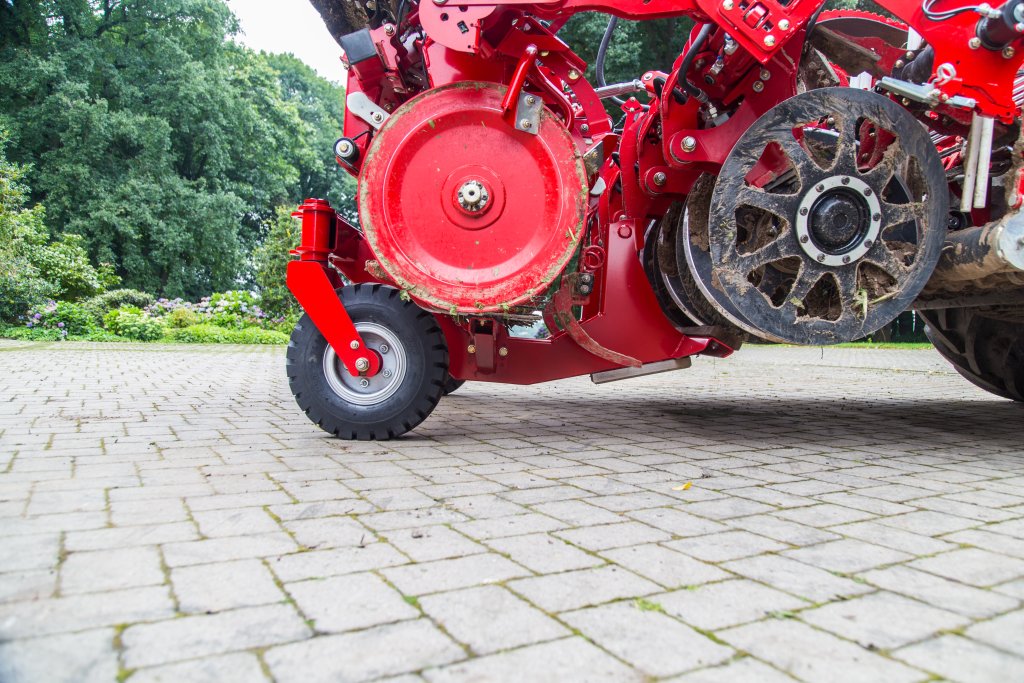 REXOR 620- Fahrwerk und Motor 15