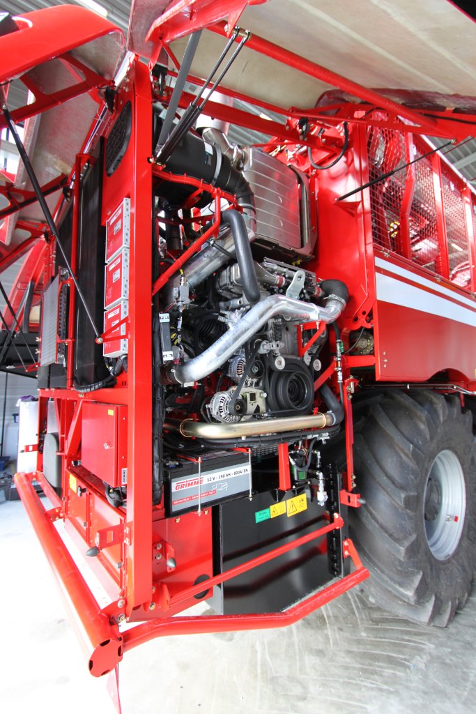REXOR 630- Fahrwerk und Motor (24)