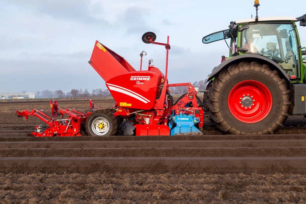 GL 420 + Lemken Zirkon 12 (1)