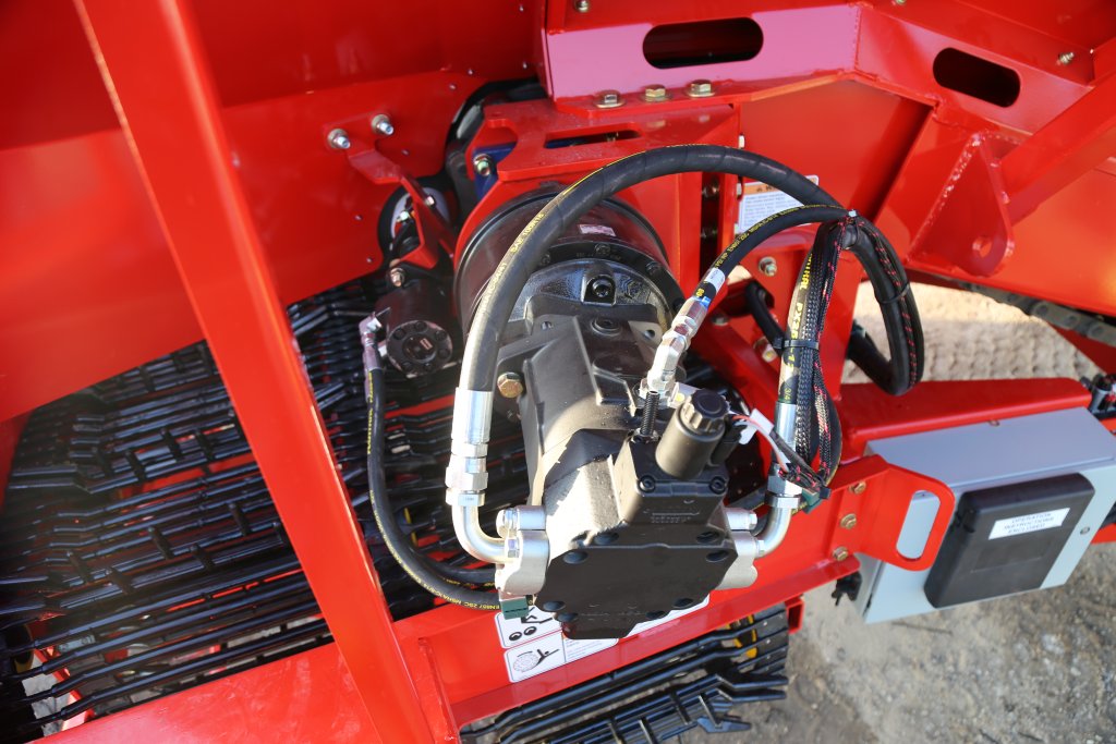 Spudnik 4835 Crop Cart - Main belt drive